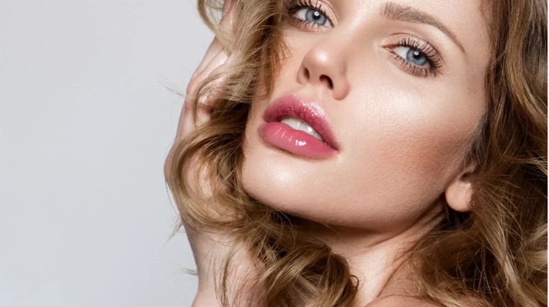 Lip gloss Moment: Η λίστα με τα top 10 επιβεβαιώνει την μεγάλη επιστροφή  