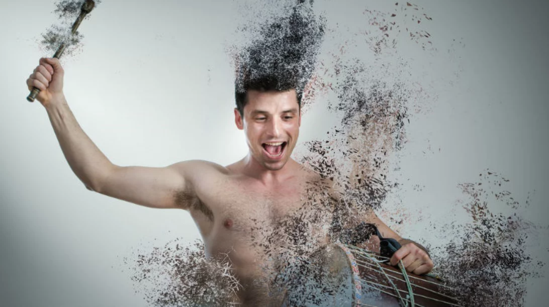 Σπύρος Χατζηαγγελάκης: «Χρησιμοποίησα τη σκέψη και τη λογική των θετικών επιστημών στο θέατρο»