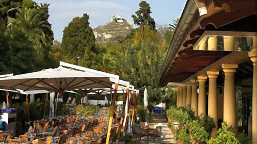 Απόδραση για σινεμά, φαγητό και καφέ στην καρδιά της πόλης