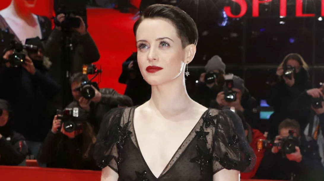 Η Κλερ Φόι είναι έτοιμη να κατακτήσει τον κόσμο