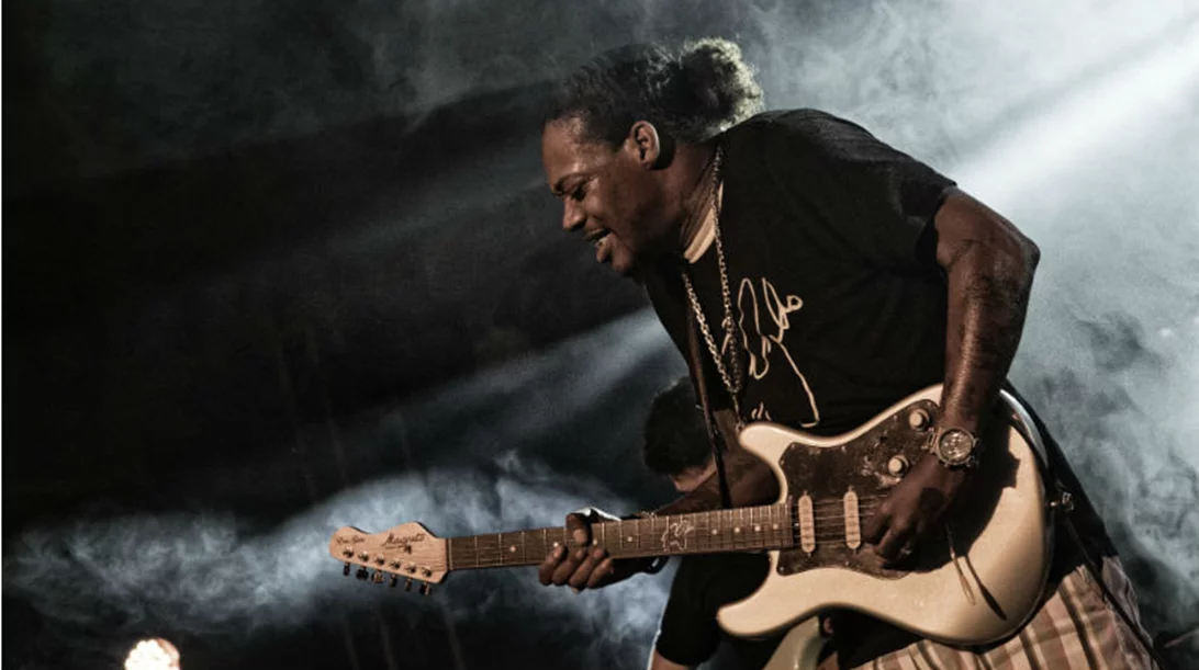 Eric Gales: «Αυτό που θυμάμαι είναι η έντονη ενέργεια του κοινού»!