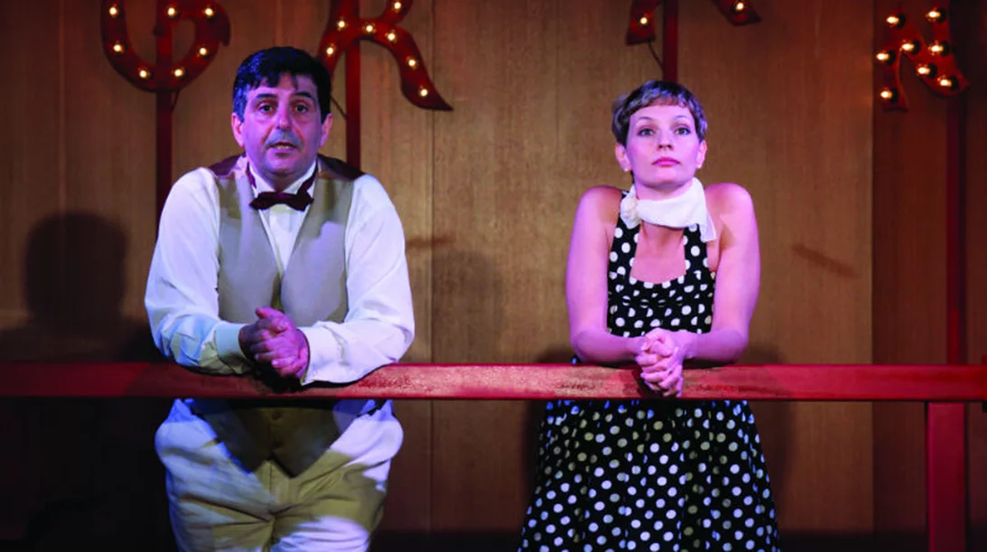 Μεταξύ Πειραιώς και Νεαπόλεως