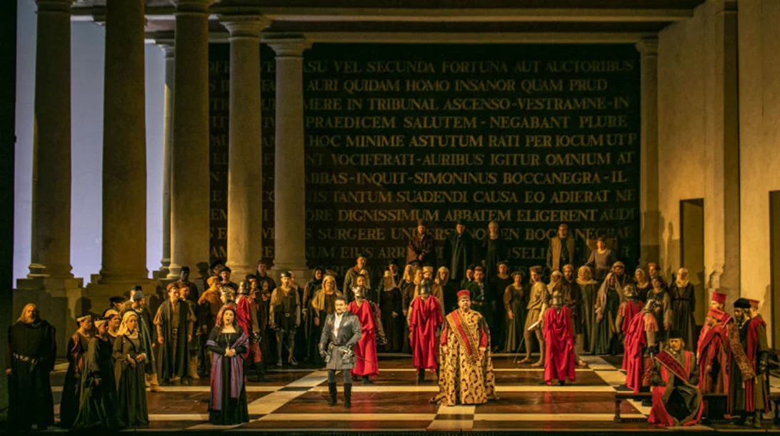 «Σιμόν Μποκκανέγκρα»: εικαστική και φωνητική πανδαισία