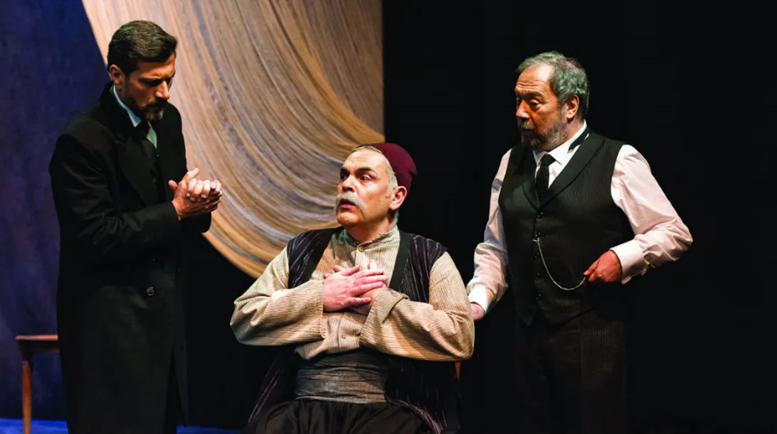 Ο συμβολαιογράφος