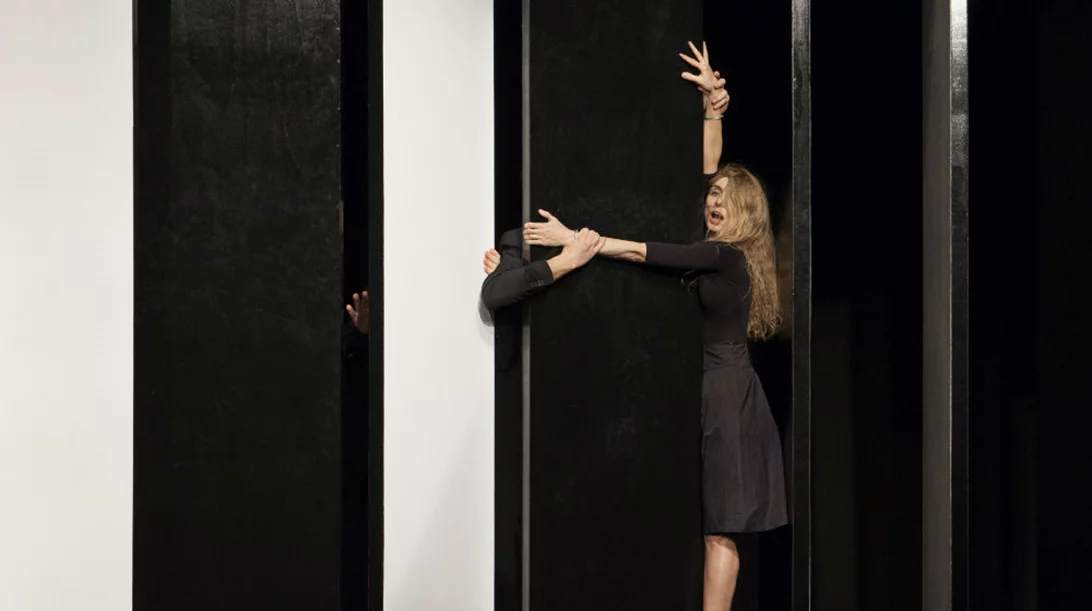 Σοφία Χιλλ: "Οι σχέσεις εξουσίας δεν έχουν κερδισμένους"