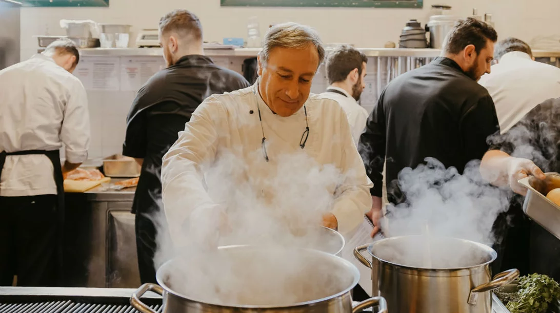 Νέα εποχή για την bluegr με τον Μπαξεβάνη στο τιμόνι