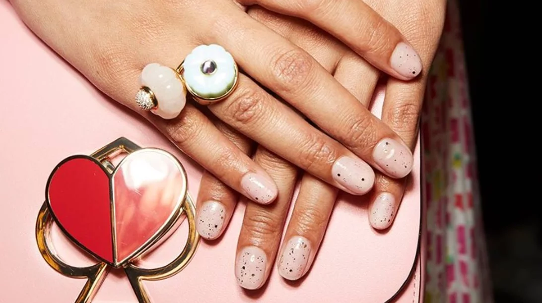 Spring Nail Trends: 5 χρώματα στα νύχια που πρέπει να υιοθετήσετε 