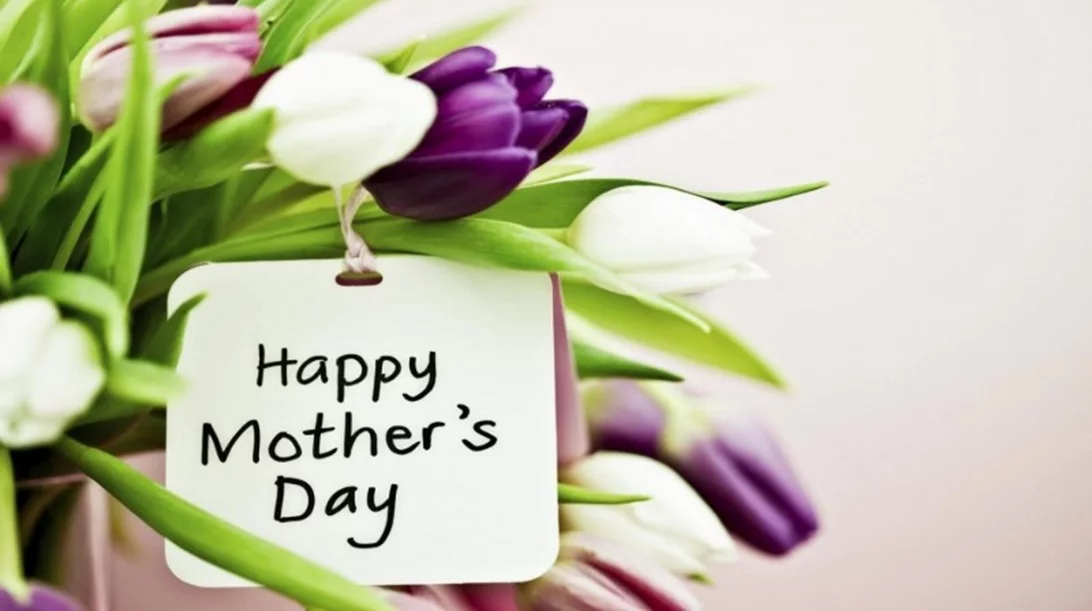 Happy Mother’s Day: 10 δώρα ομορφιάς για τη μαμά σας 
