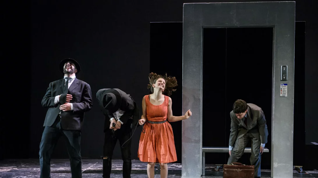 Πώς είναι να βλέπεις παραστάσεις από εφήβους για εφήβους;