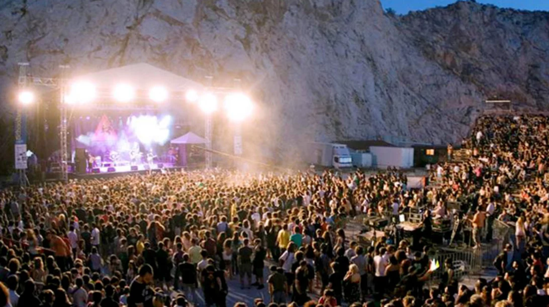 Όσα θα δούμε στο Θεάτρο Βράχων έως τις 8/9