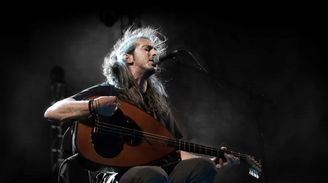 Τρία κορυφαία έντεχνα live με Χαρούλη, Κραουνάκη, Πυξ Λαξ [Ακούστε εδώ το καινούριο τραγούδι του Γιάννη Χαρούλη]