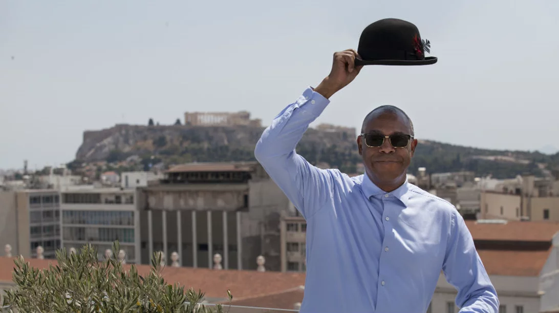 Ένα απόγευμα με τον θρυλικό Γουίνσλοου, τον μάστερ των ηχητικών μιμήσεων από τη «Μεγάλη των Μπάτσων Σχολή»