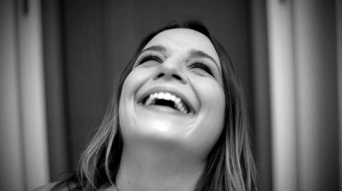 Σοφία Πάσχου: «Θέλουμε να υπενθυμίσουμε στον κόσμο ότι το θέατρο έχει χαρά, είναι ένα παιχνίδι»