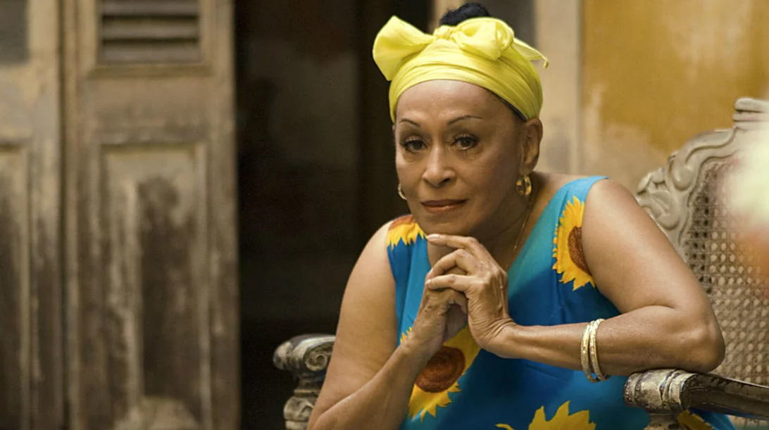 Η Omara Portuondo εξακολουθεί να συγκλονίζει