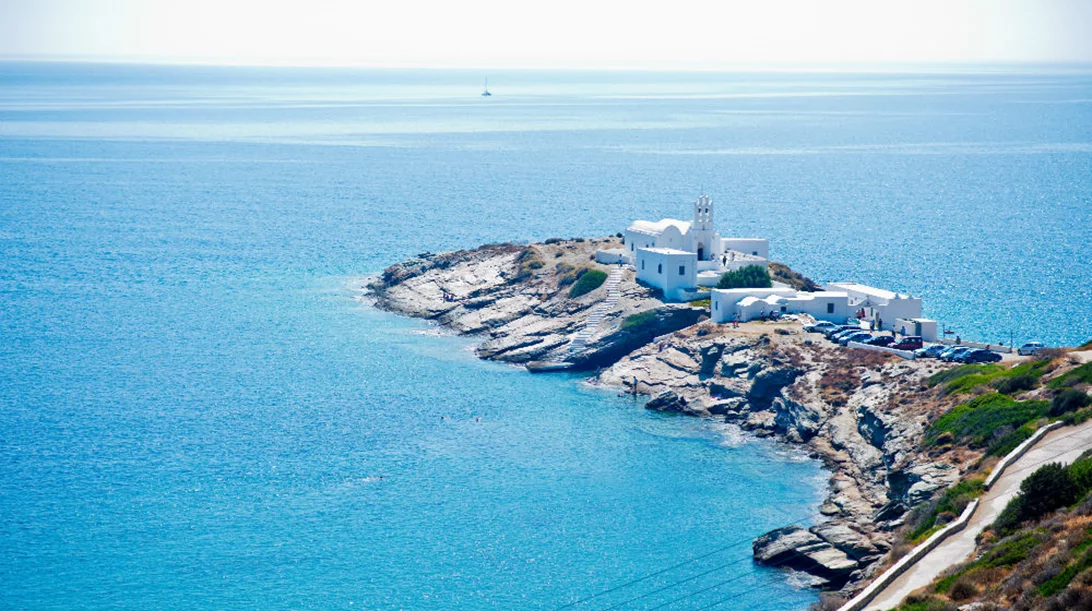 Σίφνος: 7+1 must για το νησί του Τσελεμεντέ