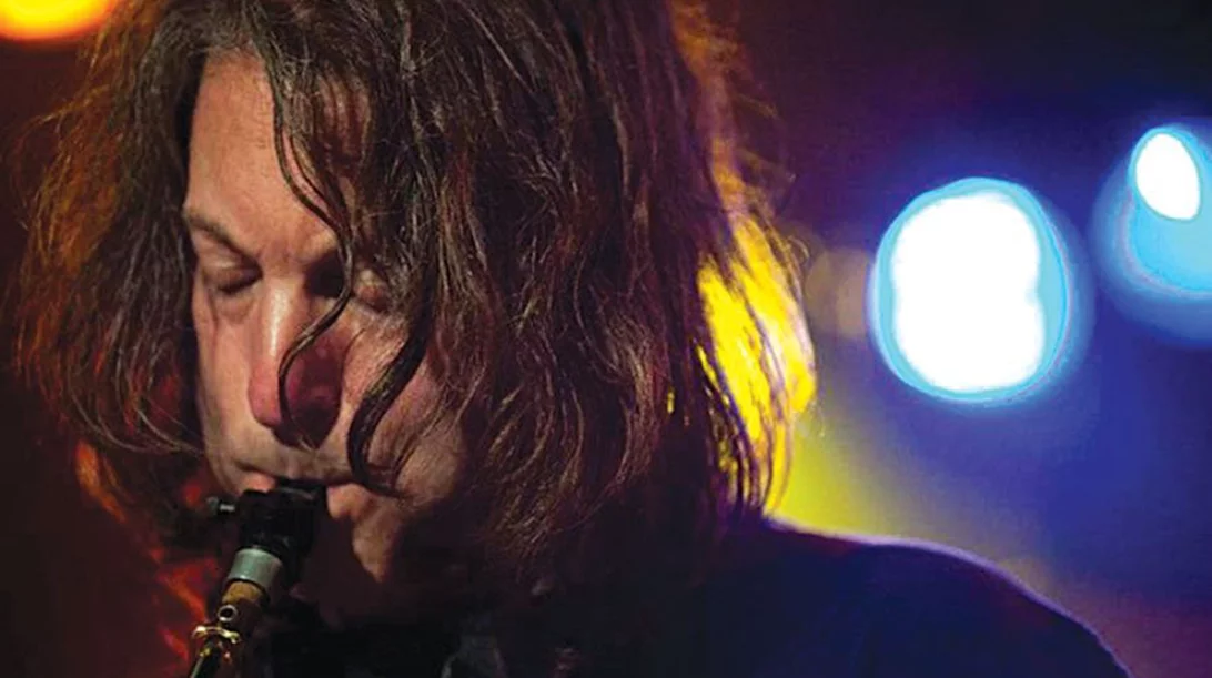 Ο David Lynch γράφει μουσική και παίζει στο «Δάφνις + Χλόη»