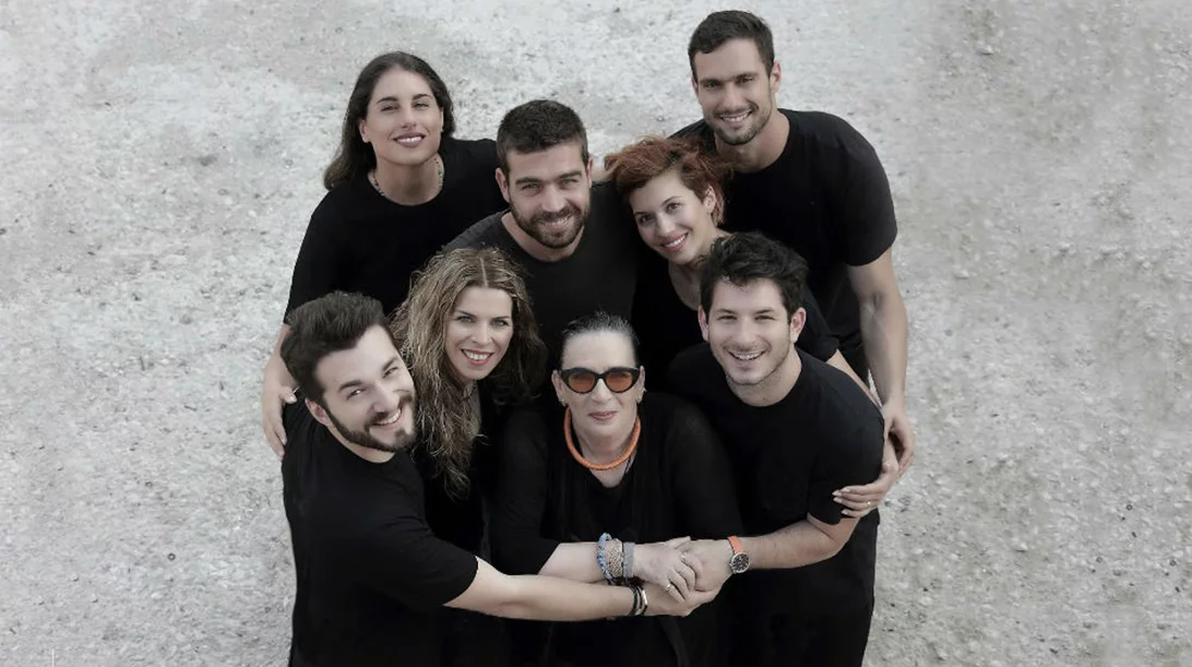 Η Λίνα Νικολακοπούλου και το τατουάζ στις καρδιές μας