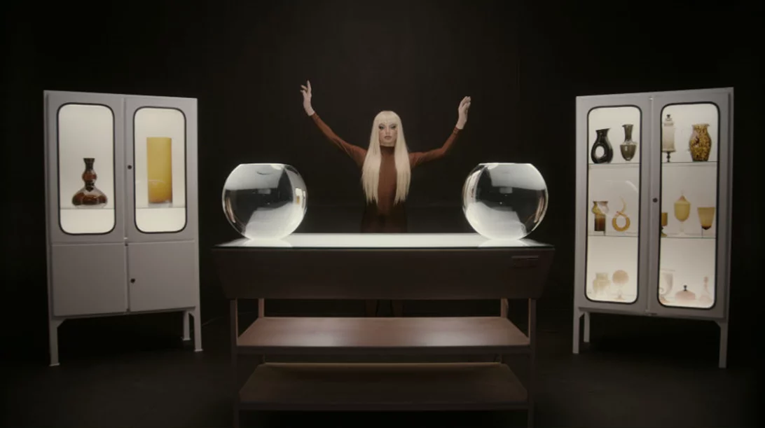 Νικόλα Βαμβουκλή, πώς είναι να ξυπνάς με ένα μαρμάρινο κεφάλι στα χέρια; 