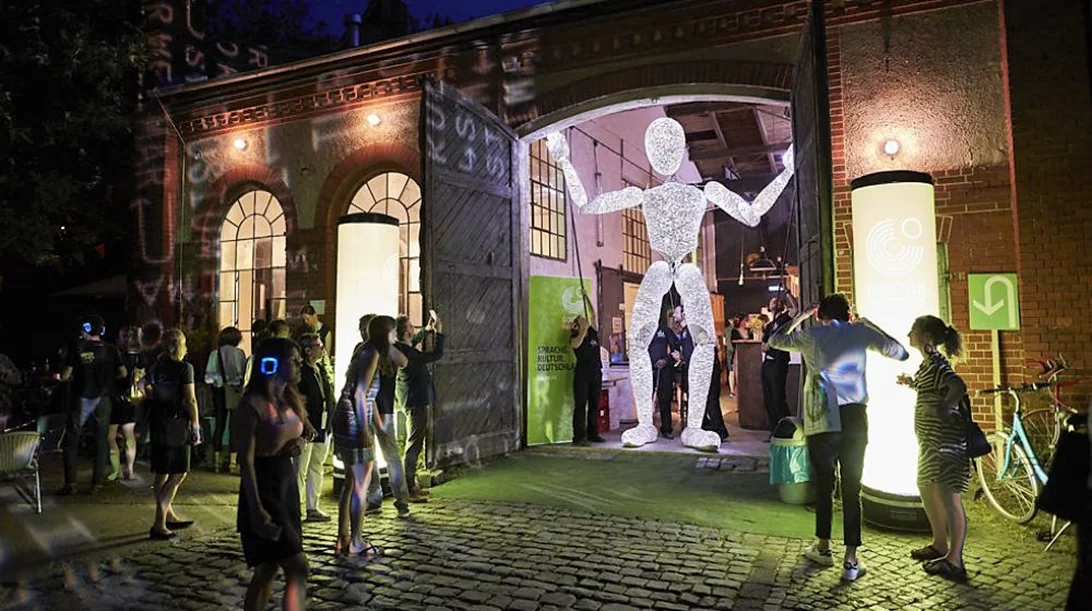 Αποστολή στη Βαϊμάρη: Μήπως πρέπει να ξανασκεφτούμε τη θέση μας στο ψηφιακό μέλλον που έρχεται καλπάζοντας;