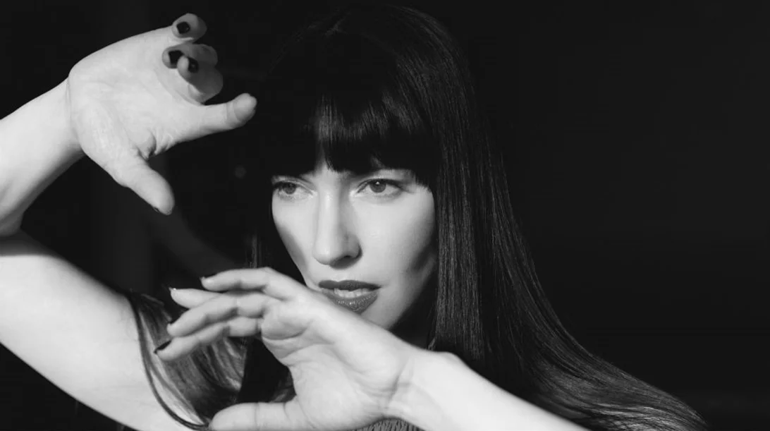 Τα μέλη του THE PASS by Schweppes θα ταξιδέψουν με την αιθέρια φωνή της Αμερικανίδας Chrysta Bell