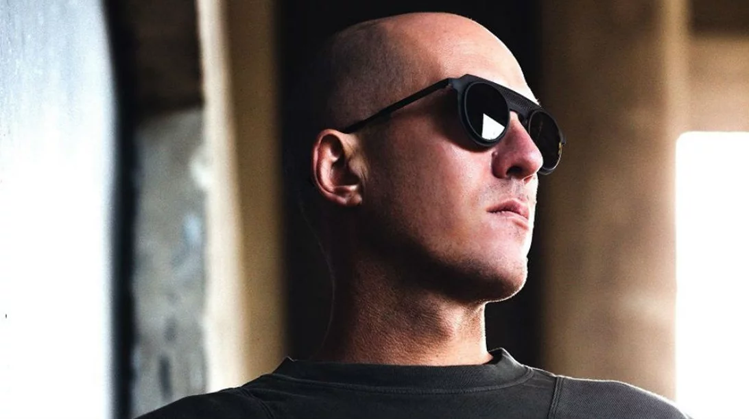 Ο Julian Jeweil ανοίγει τη σεζόν των Blend