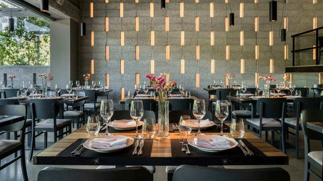 Ο «Βασίλαινας» στρώνει κυριακάτικο τραπέζι