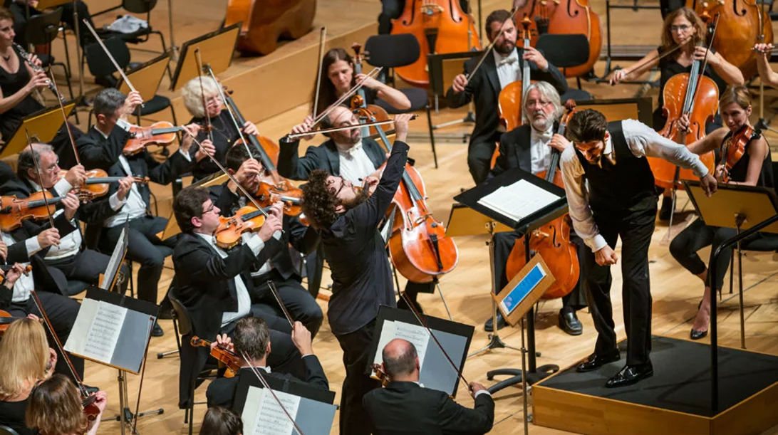 Παρόν και ελπιδοφόρο μέλλον για την ελληνική έντεχνη μουσική: εντυπωσιακές επιδόσεις Καντέσα και Ταρτανή με την ΚΟΑ