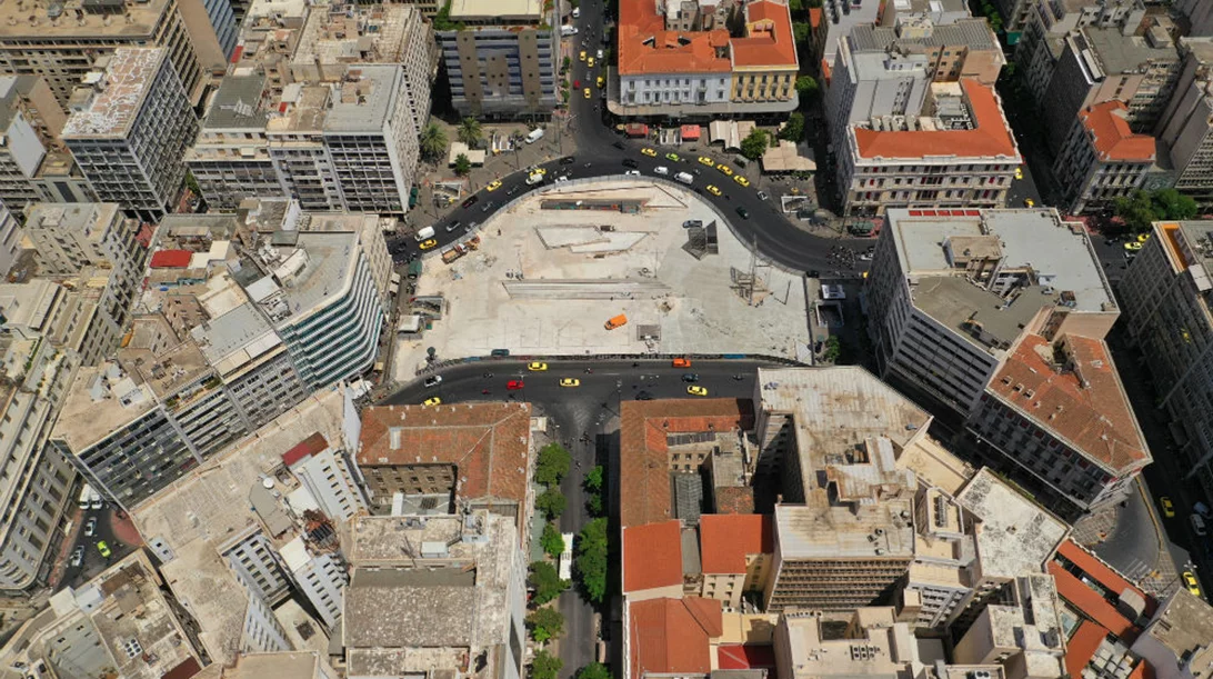 Στροφή των τουριστών προς φθηνότερα ξενοδοχεία και βραχυχρόνια μίσθωση στην Αθήνα