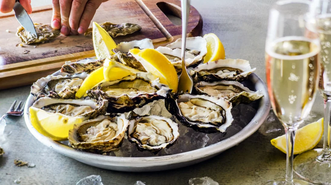 Η σαμπάνια είναι το κρασί της ταβέρνας!