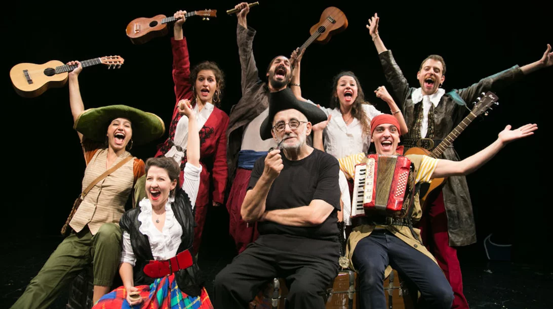 Η ομάδα C. for Circus τιμά τον Θάνο Μικρούτσικο