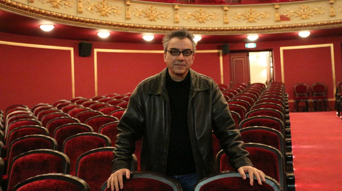 Ανακοίνωση παραίτησης του Νίκου Διαμαντή από το Δημοτικό Θέατρο Πειραιά