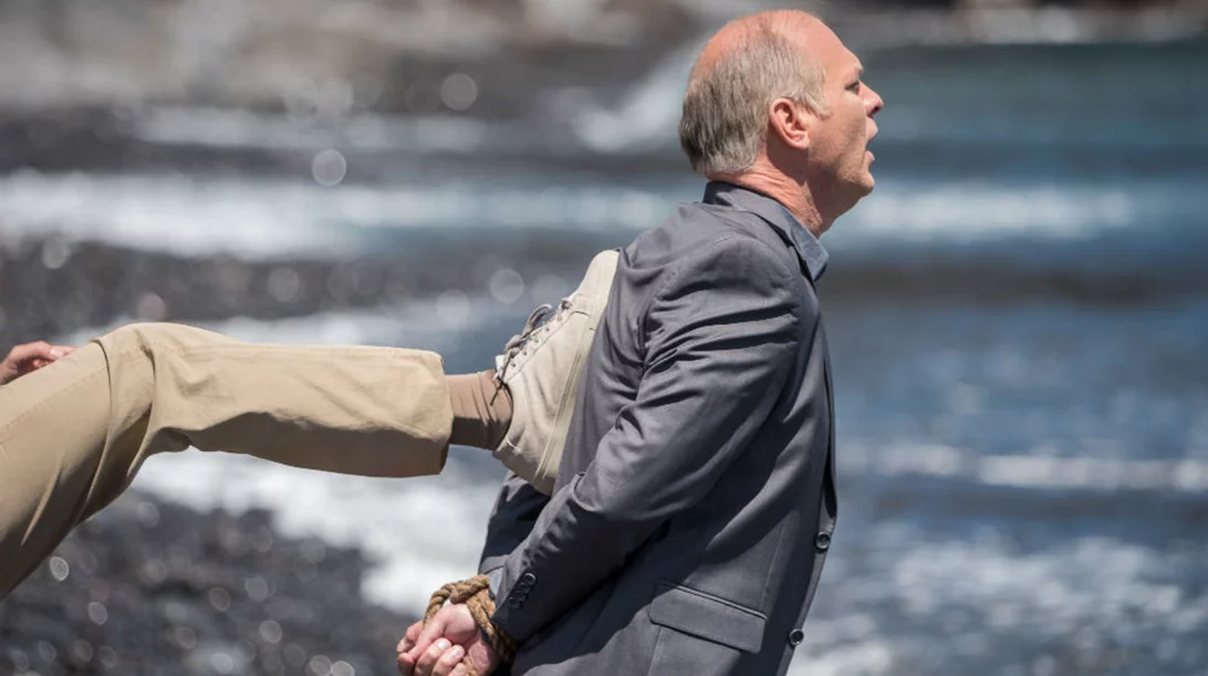 Κορνέλιου Πορουμπόιου: «Διασκέδασα αφάνταστα παίζοντας με τα κλισέ του φιλμ νουάρ»