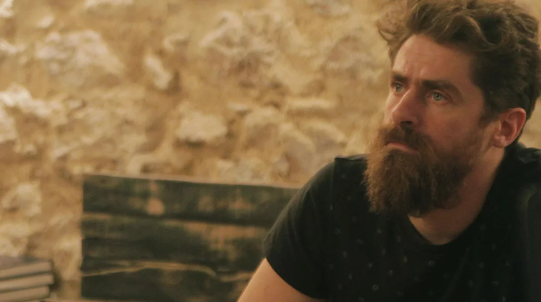 Δημήτρης Λάλος: "Αν θέλω να αναζητήσω κάτι νέο στο θέατρο αυτό είναι το να μπορώ να κάνω λάθος"