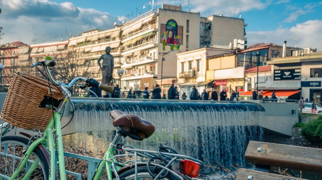 Φύγαμε για Τρίκαλα, για ποδήλατο, κοκτέιλ και πολιτισμό