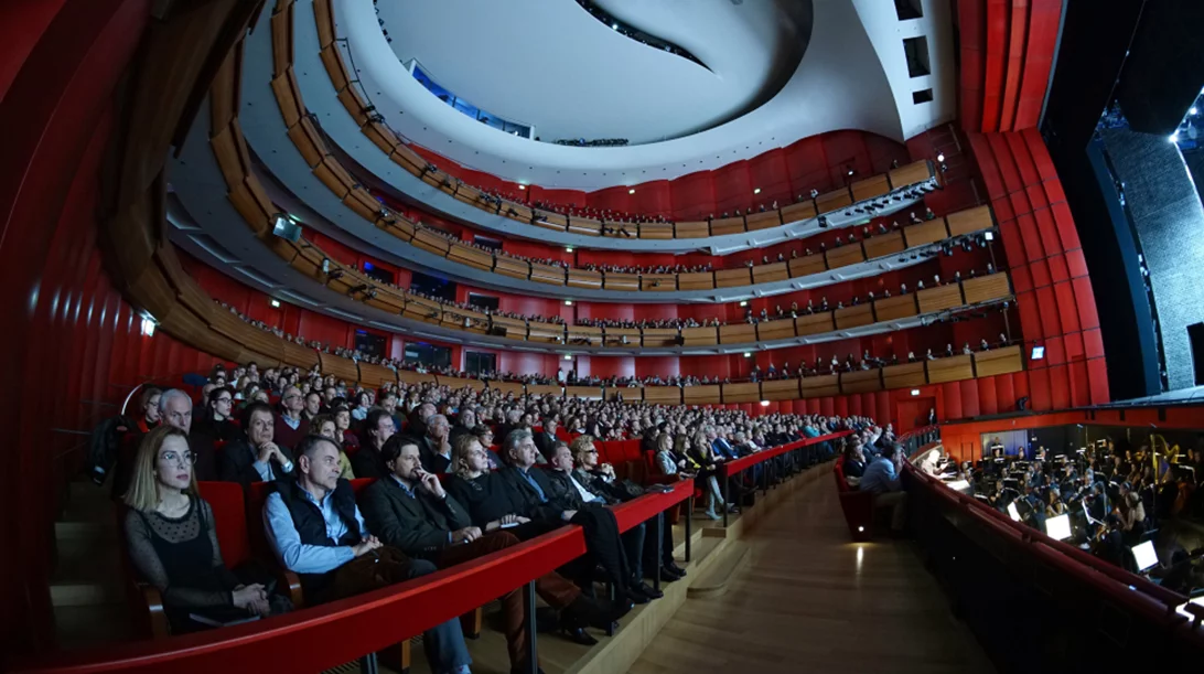 Updated | Η Εθνική Λυρική Σκηνή αναστέλλει τις παραστάσεις της