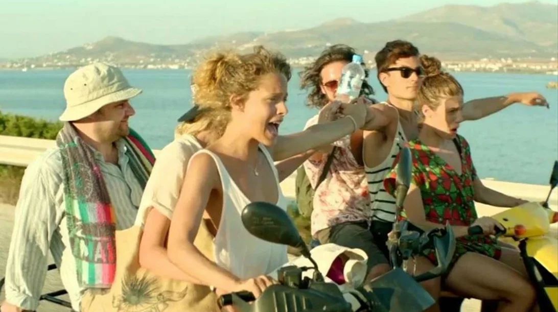 Ταξίδια μέσα απ’ την οθόνη απ’ την Αντίπαρο ως την Μπριζ