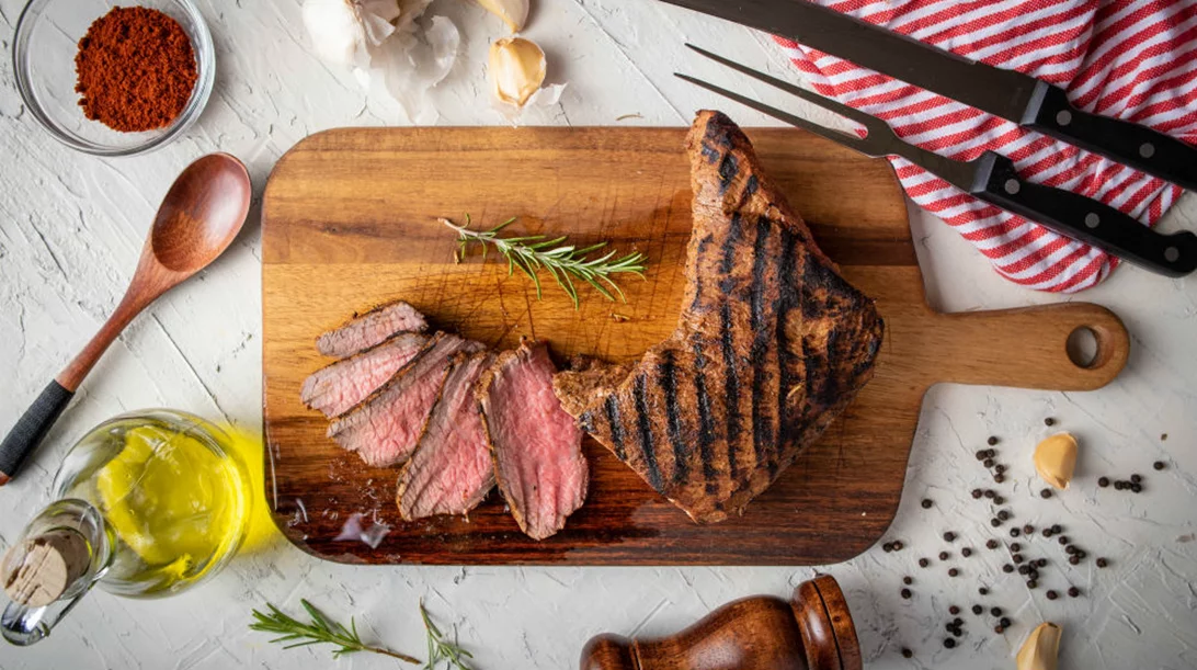 Τσικνίζουμε! Εστιατόρια και ταβέρνες για κάθε διάθεση