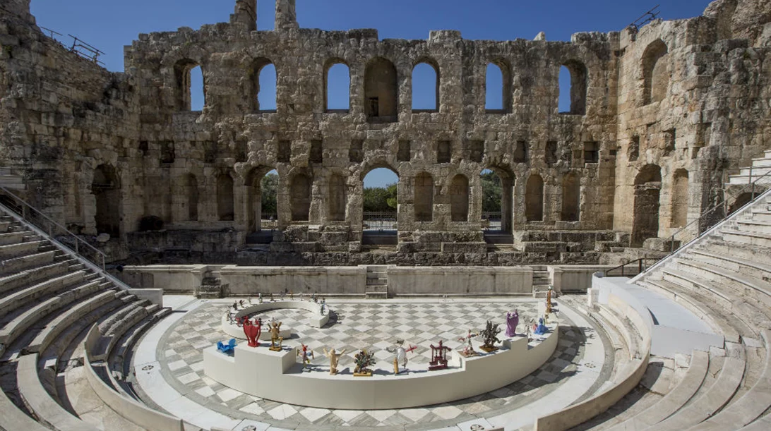 «Αποπροσανατολισμένος χορός / Παραπλανημένος πλανήτης»: Τα μπλεγμένα κι αστεία παιδιά της Δύσης στήνουν χορό στο Ηρώδειο