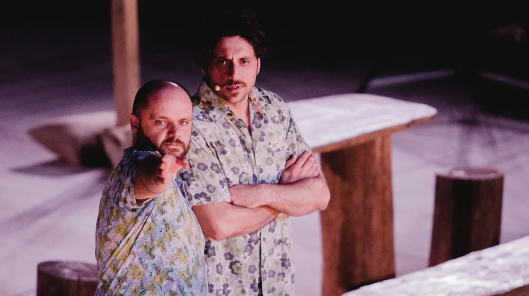 Το «Πέτρες στις τσέπες του» επιστρέφει για μία και μοναδική παράσταση