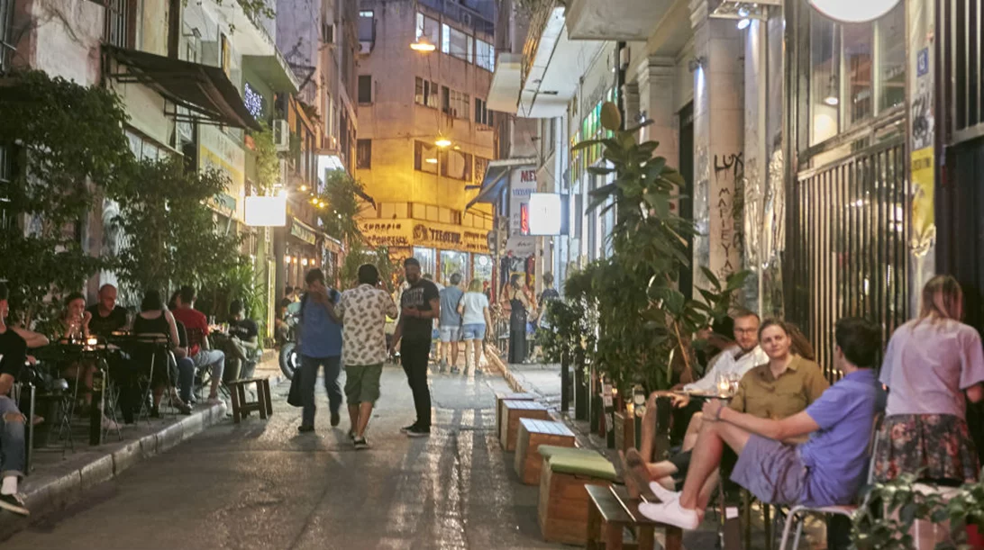 Τι παίζει στα κουλ χορευτάδικα του κέντρου;