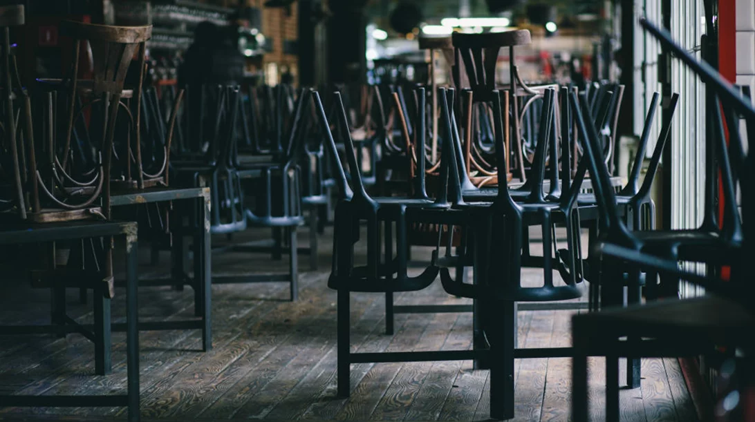 Ποιες επιχειρήσεις και που θα κλείνουν τα μεσάνυχτα ως τις 31 Αυγούστου