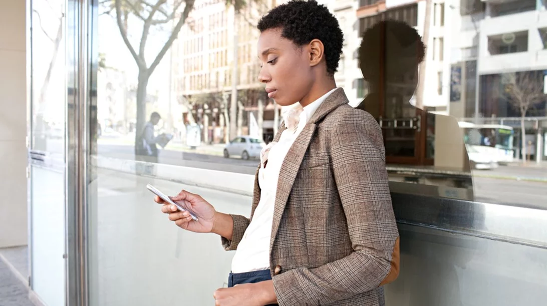 Checked Blazer: η έξυπνη επένδυση της φετινής μόδας 