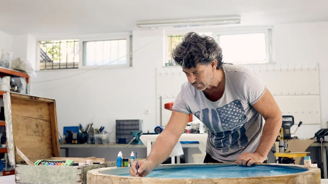 Εγκαίνια Εβδομάδας | Καλλιτέχνες κλήθηκαν να δουλέψουν (πρώτη φορά) σε κυκλικό καμβά και το αποτέλεσμα δικαιώνει την τολμηρή ιδέα (2-8/11)