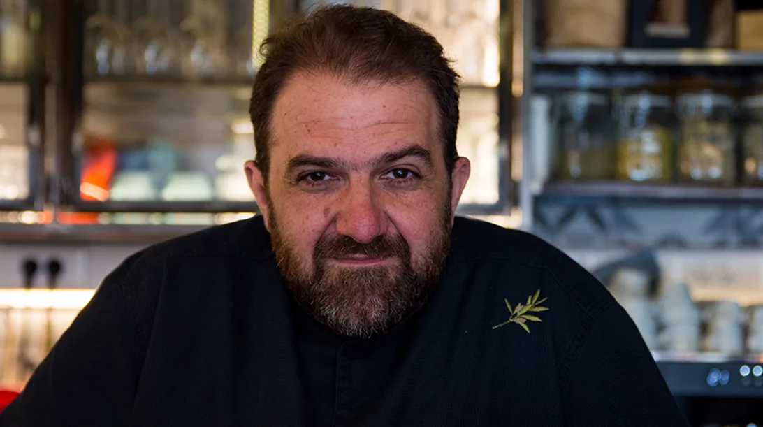 Ο "Jerar" υποδέχεται τον "Hasika"