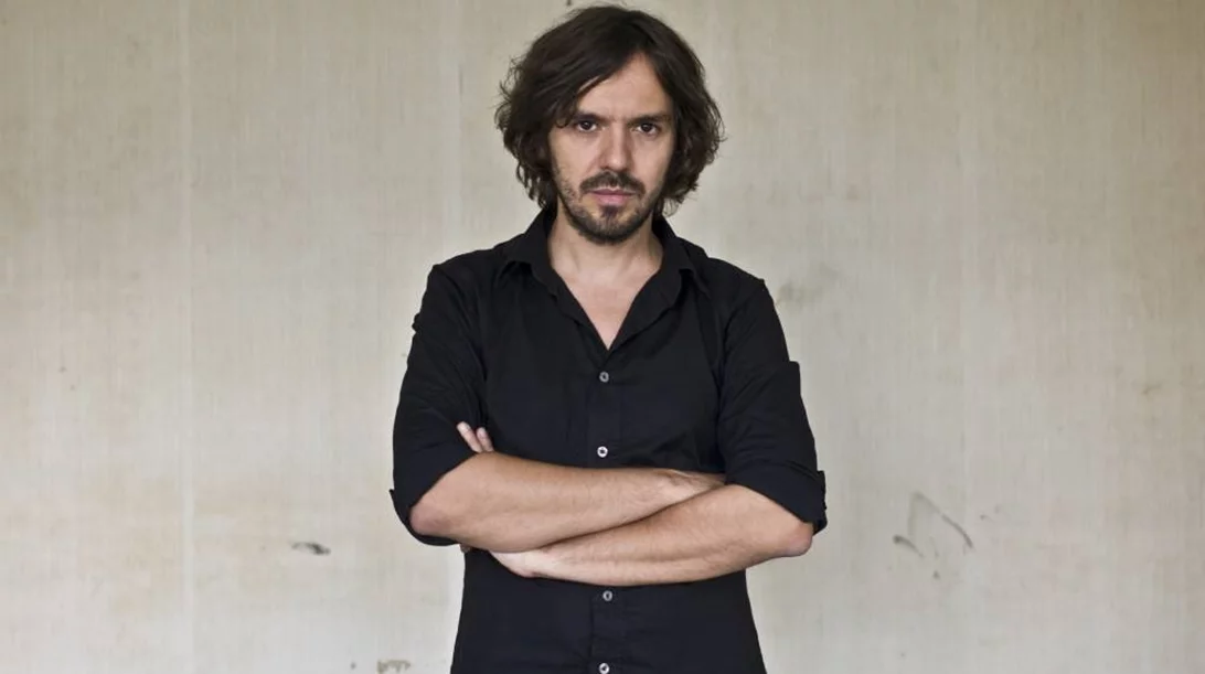 Ο Μιχάλης Κωνσταντάτος και τα ατίθασα «Μικρά Όμορφα Άλογα»