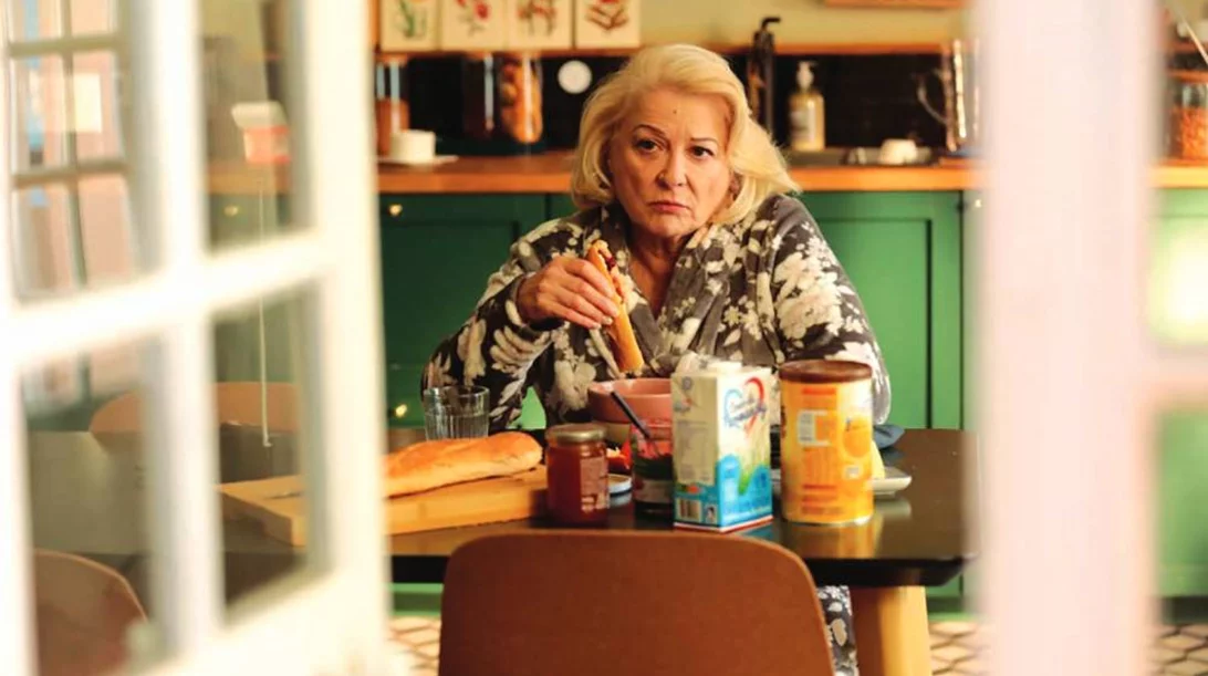 Η Πεθερά Χτυπάει την Πόρτα