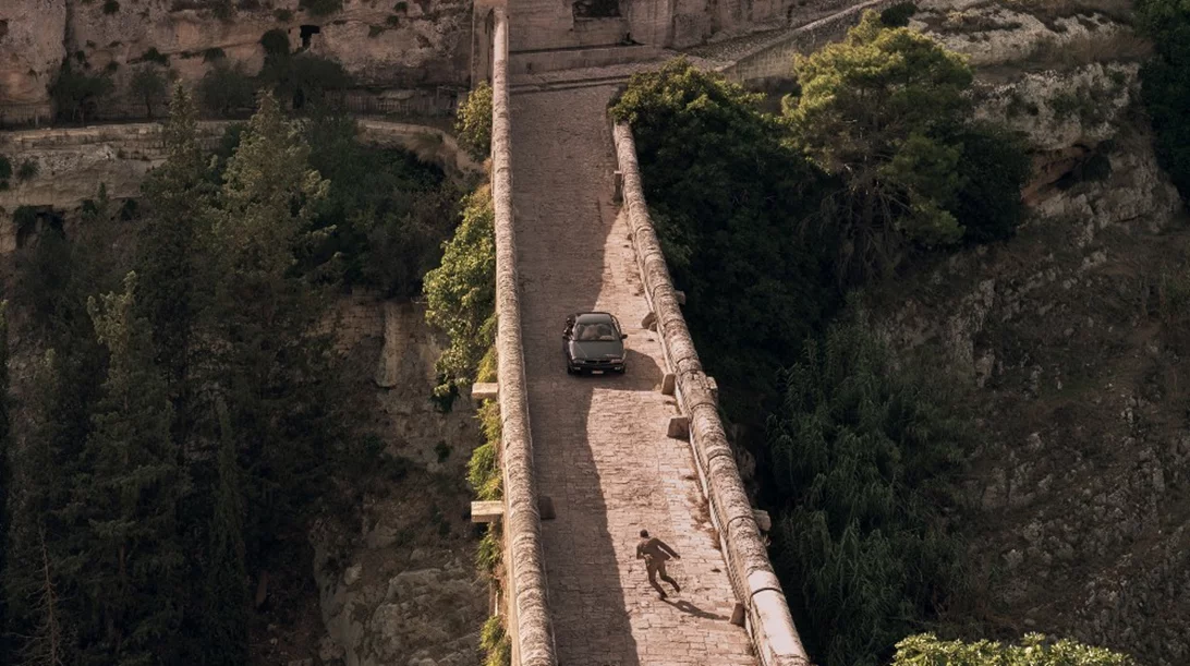 5 τοποθεσίες από το «No Time to Die» που θα θέλαμε να επισκεφθούμε για να ακολουθήσουμε τους δρόμους του Τζέιμς Μποντ