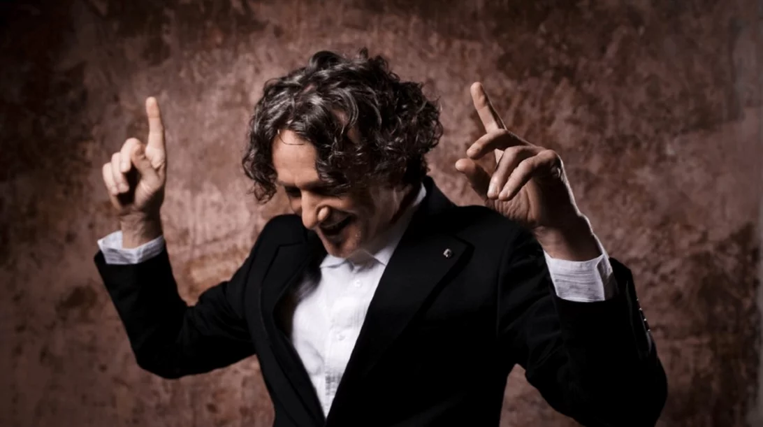 Goran Bregovic: "Τι θα είχε γίνει δίχως όλους εκείνους τους Έλληνες που μετανάστευσαν κάποτε προς κάθε κατεύθυνση;"