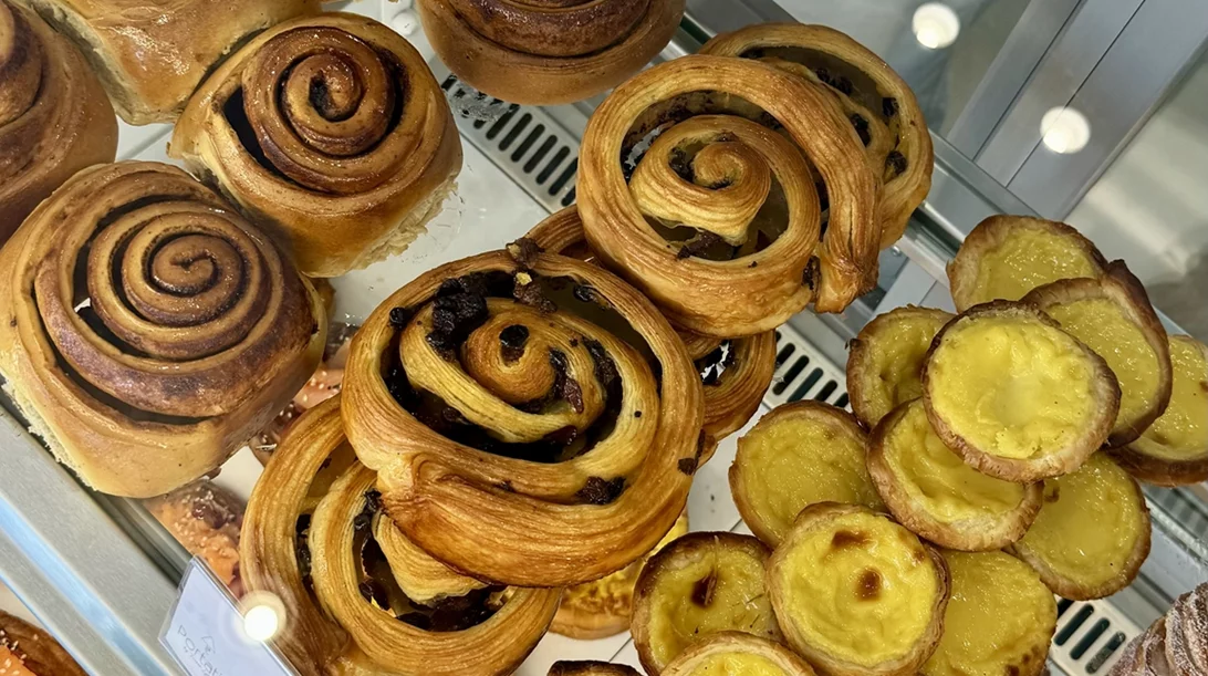 Στο "Πορτατίφ" της Σίνα το παγωτό έχει την ίδια προσωπική φροντίδα που διακρίνει κάθε λεπτομέρεια του cosy γλυκοπωλείου