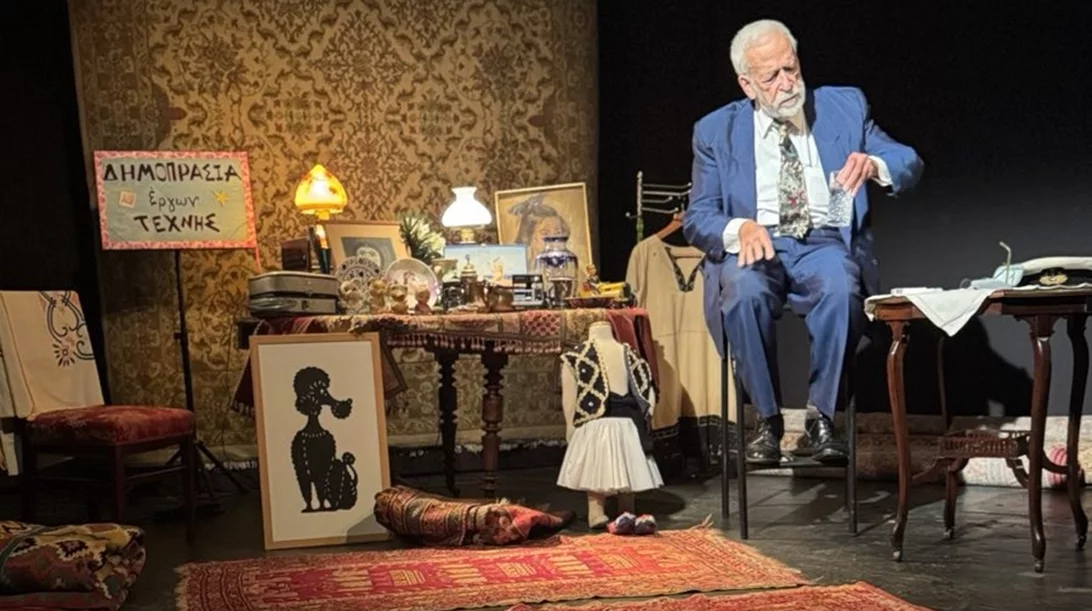 Ο Αργύρης Μπακιρτζής επιστρέφει με τη "Δημοπρασία"